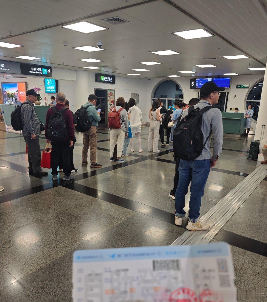 白天忙了一天，只能晚上✈️到柳州[污]#出差日记##生活手记#  ​​​