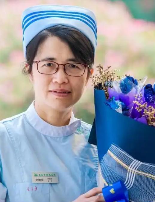 26年坚守抗艾一线！胡敏华，用温柔与勇气治愈偏见与绝望
 
胡敏华，女，汉族，1