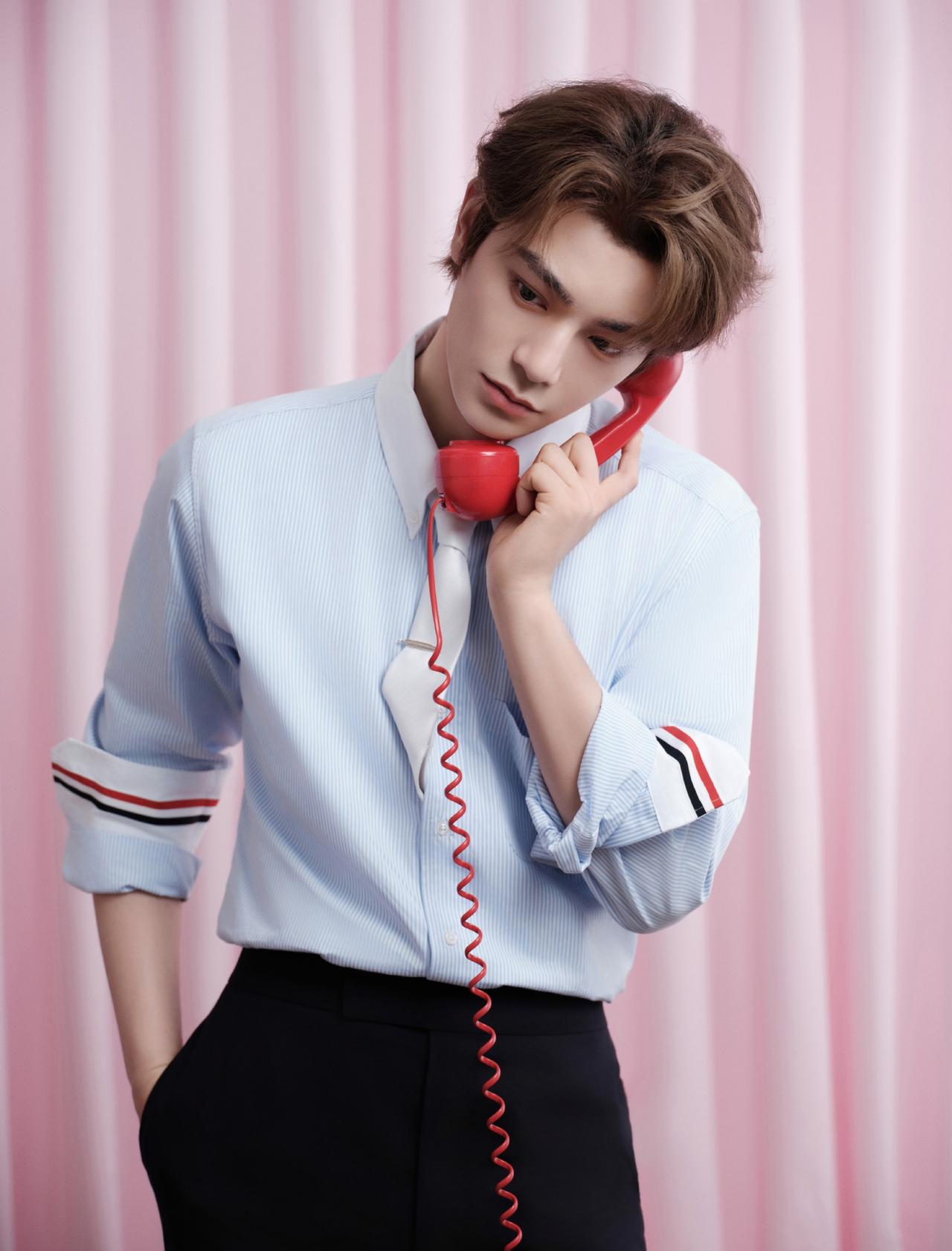 我属于你，你属于你，你是我连篇的焰火，照亮我宇宙🥰

@丁禹兮

丁禹兮山河枕