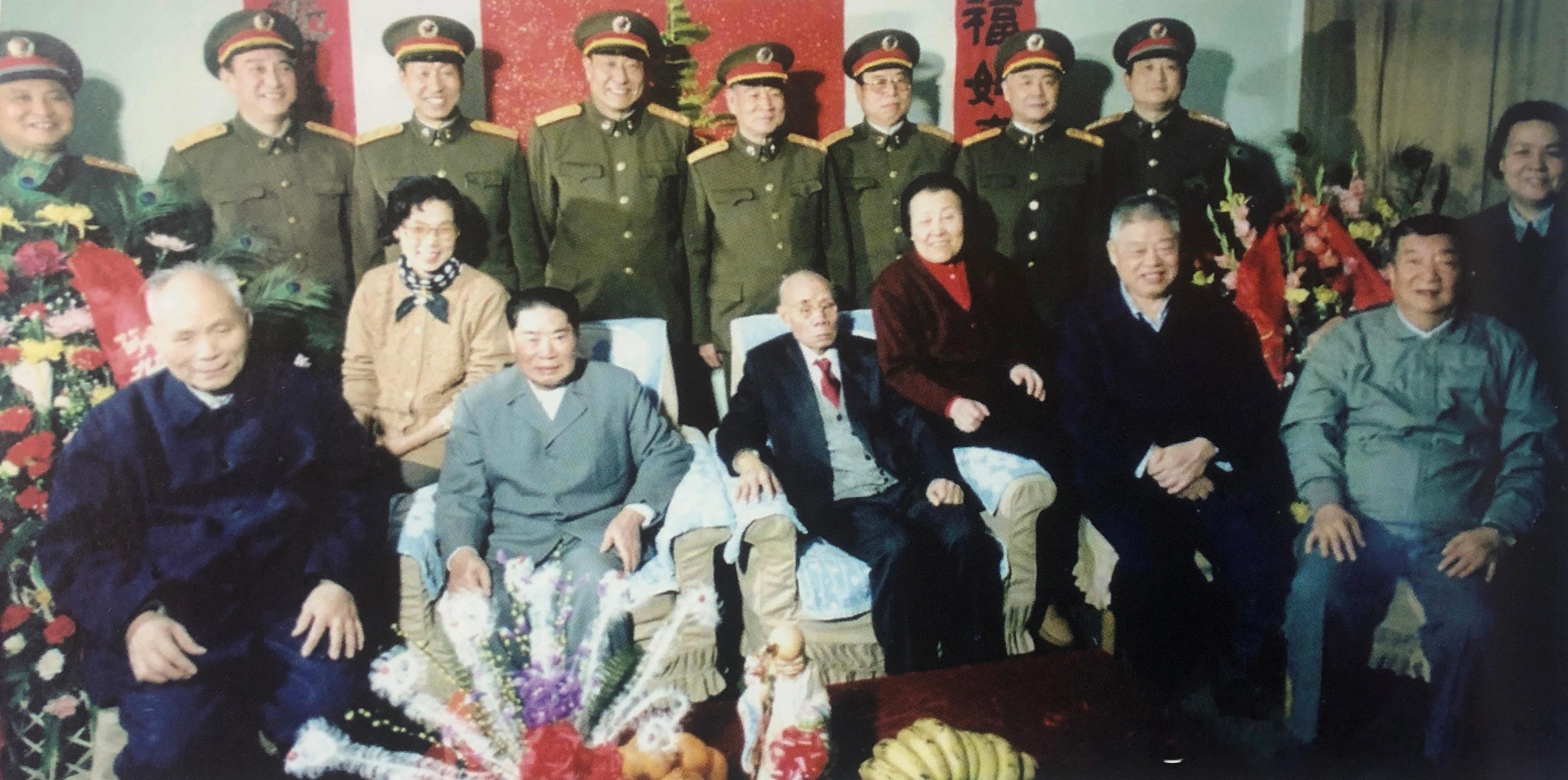 1992年3月11日（农历二月初八）在解放军总医院，杨得志、李雪三、宋承志、吴烈