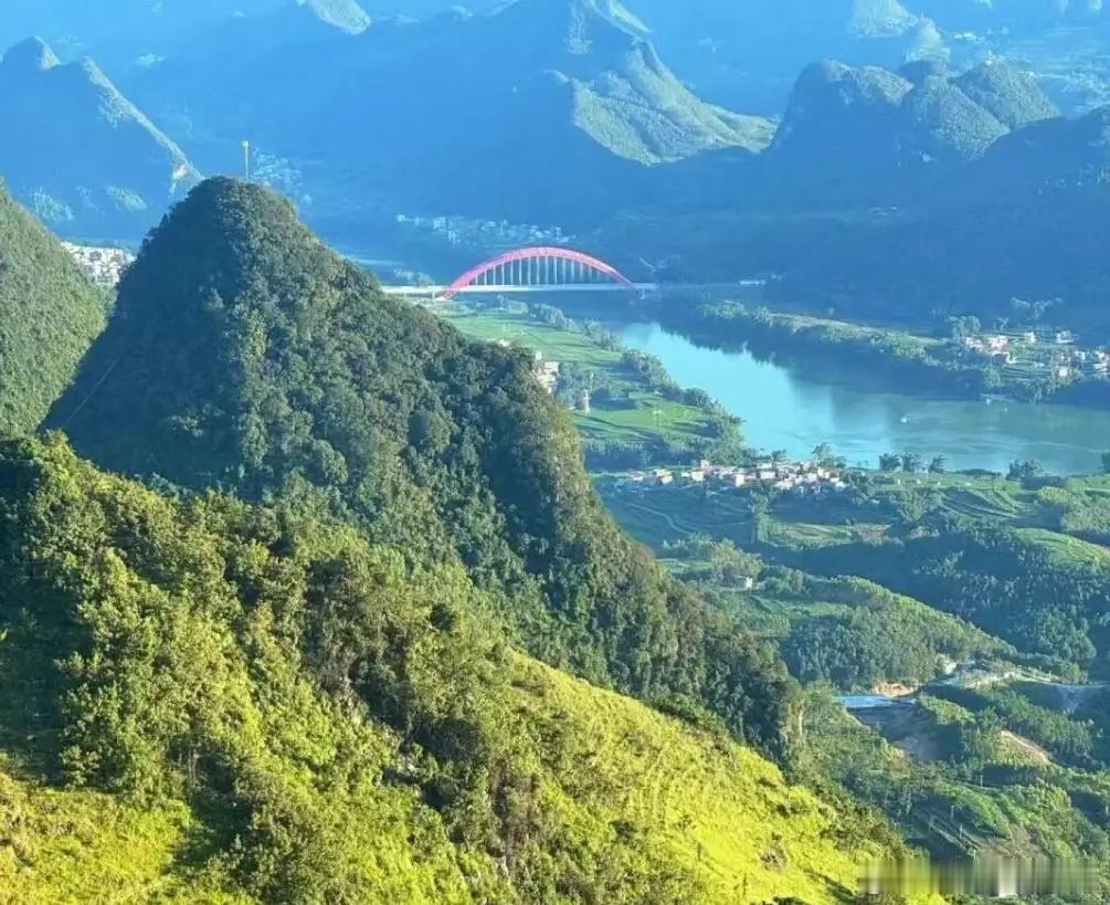现在的大A股市，是几十年看不懂的一次行情：1、很多人看不懂现在的上涨逻辑，天天涨