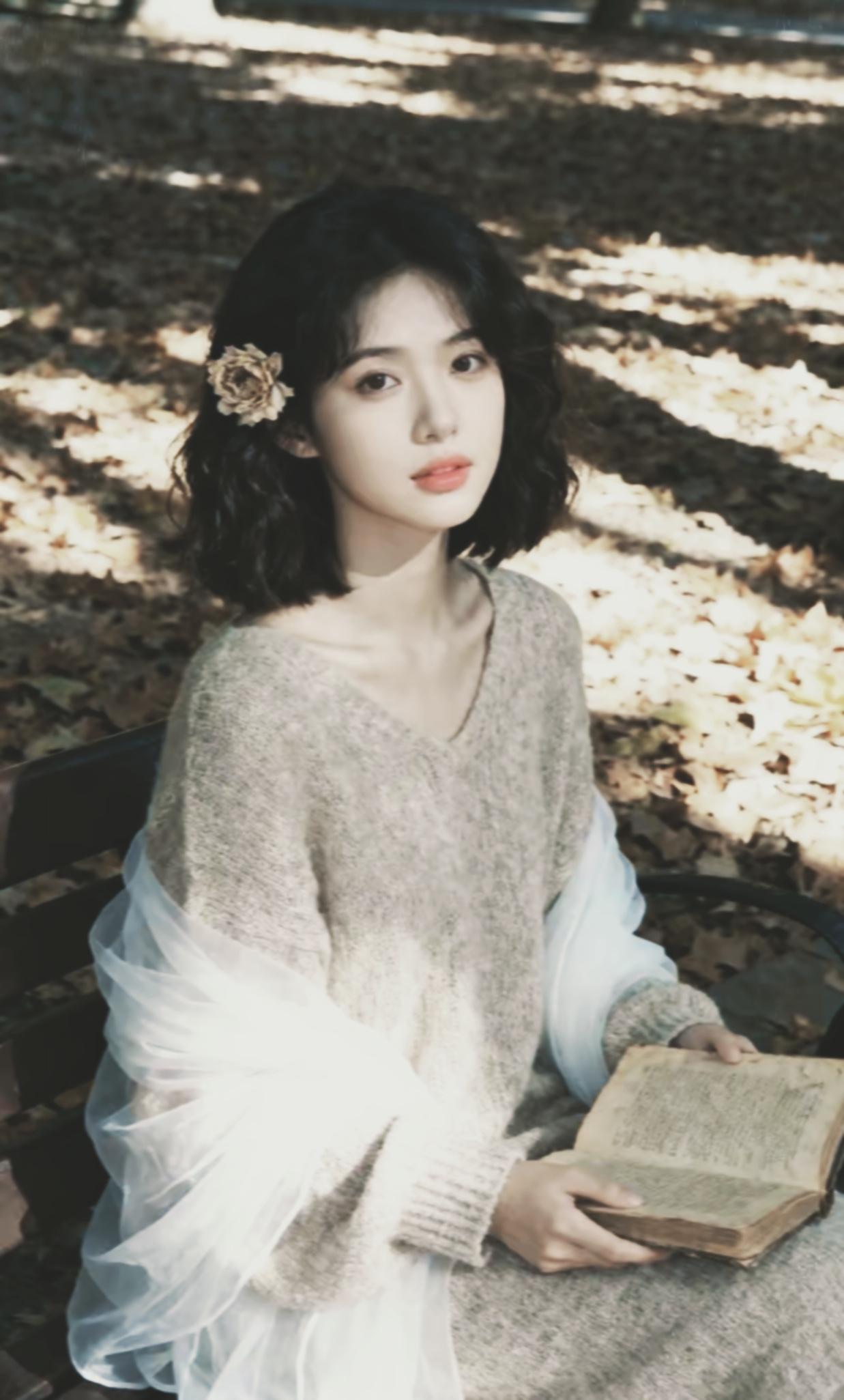 小时候总以为亲戚的糖和笑脸，
全是冲我这孩子来的！
后来才戳破这层“滤镜”
哪是