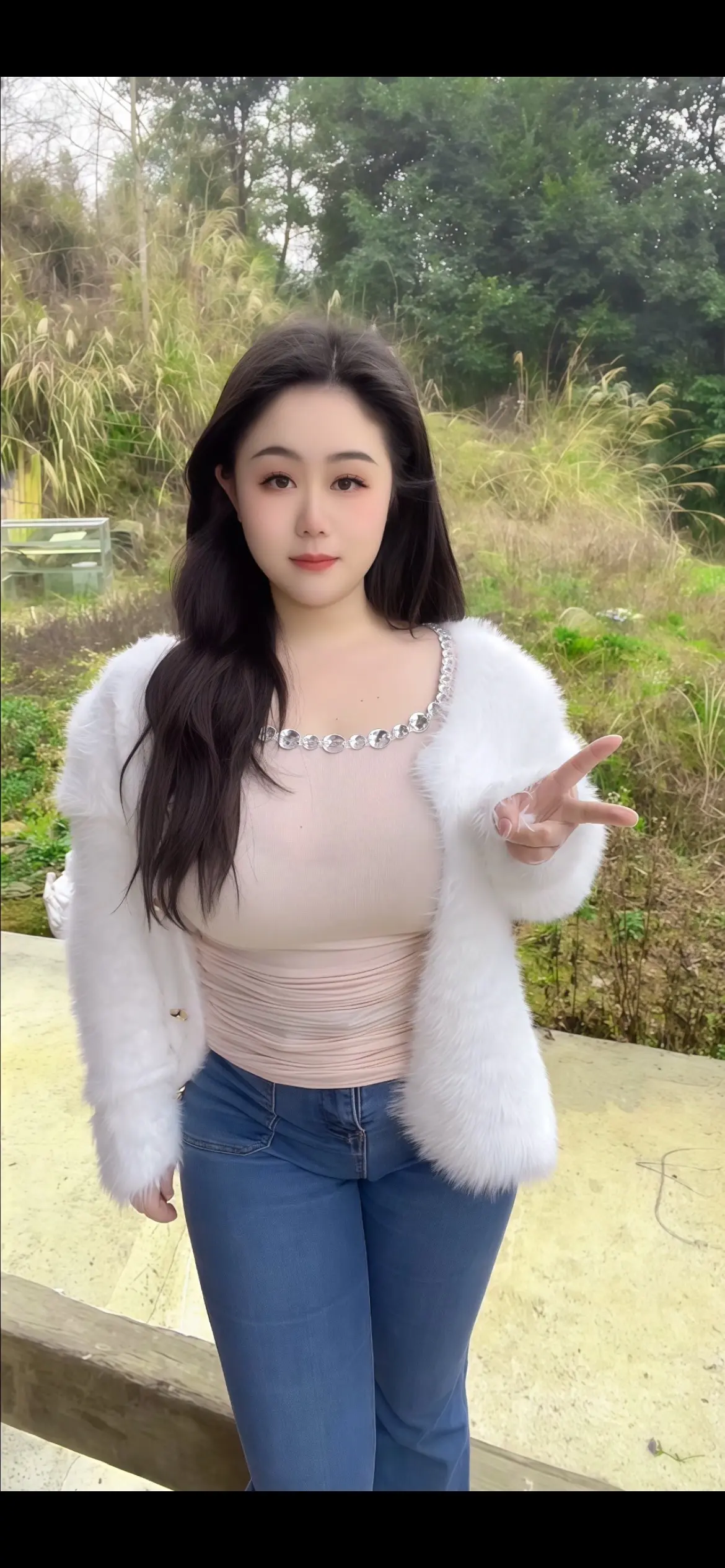 讲永远太久了、其实风一吹就没有了、匆匆忙忙一年有太多话、太多悲伤……