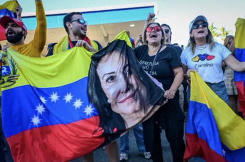 【美委新动态：特朗普冷落反对派，瞄准马杜罗支持者】美军轰炸加拉加斯并掳走马杜罗夫