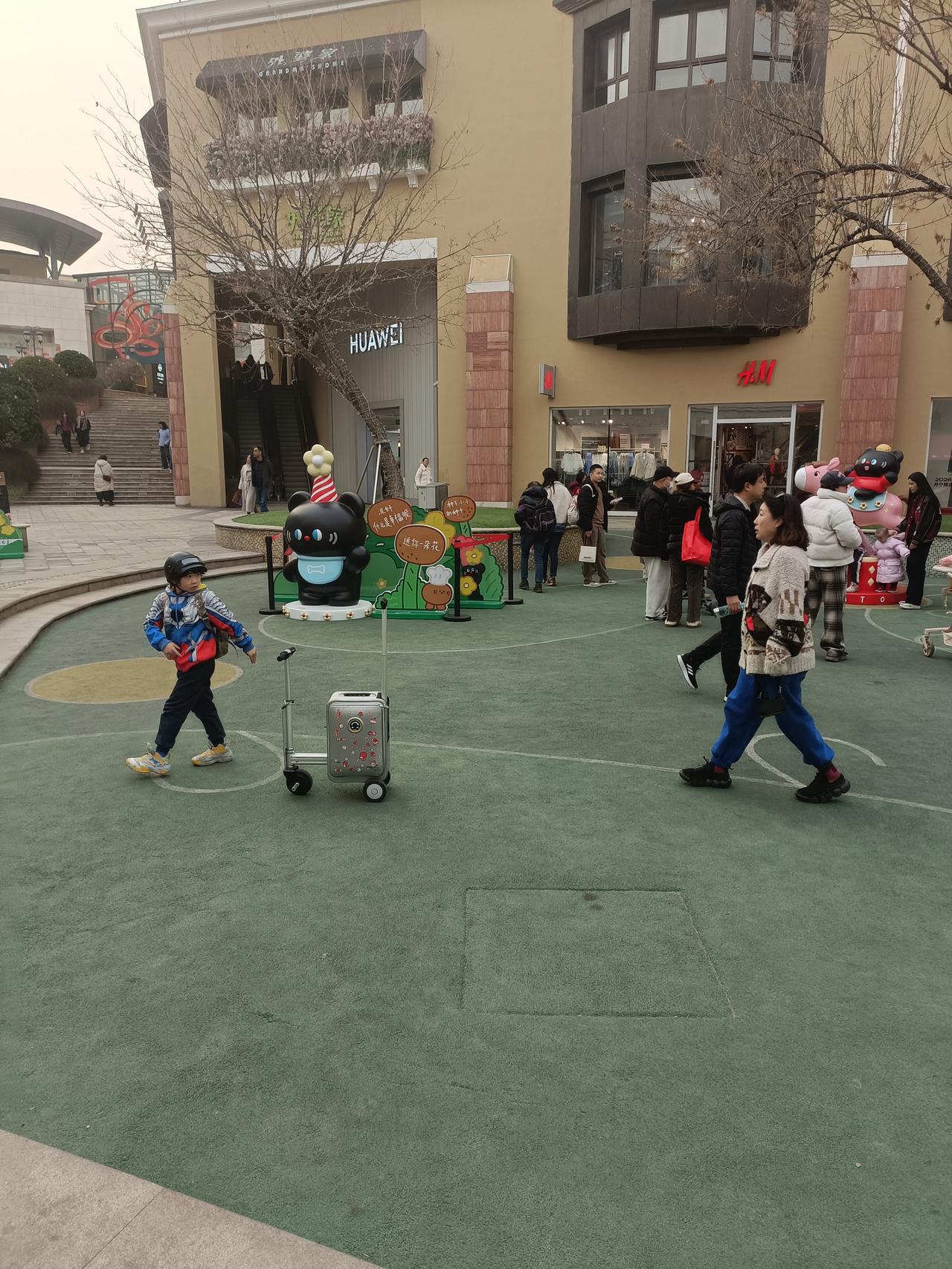 很久没联系的朋友给你打电话会接吗当然会接，虽然很久没联系，打来电话可能是突然想你