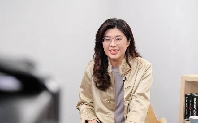 郑丽文：我不像赖清德；2028考虑韩国瑜 蔣万安 卢秀燕。

郑丽文以超过50%