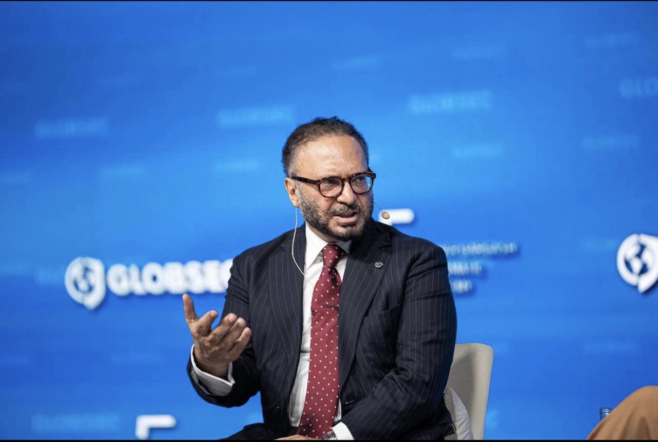 阿联酋总统外交顾问安瓦尔·加尔加什3月29日在社交平台发文，明确要求任何解决伊朗