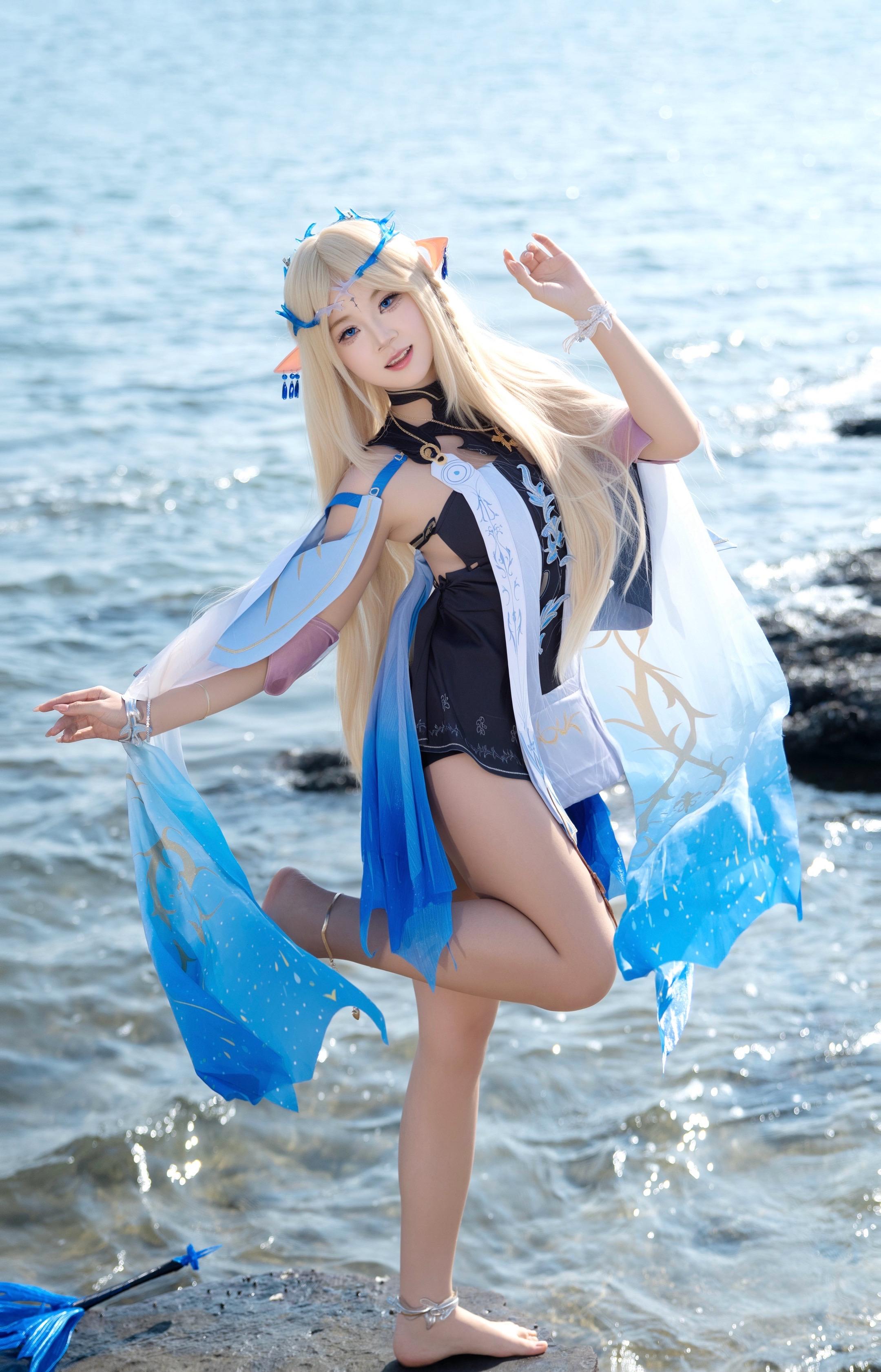 又去了防城港，这次拍鸣潮的卡提希娅。感谢出镜小姐姐  第一次拍小卡，还...