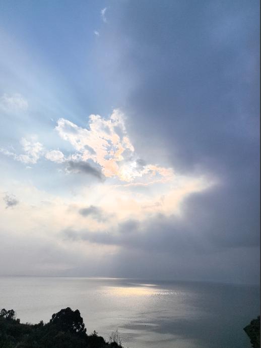 美国和欧洲这些国家，都只不过是在说一套做一套而已，尤其是在遭遇困难的情况下，他们