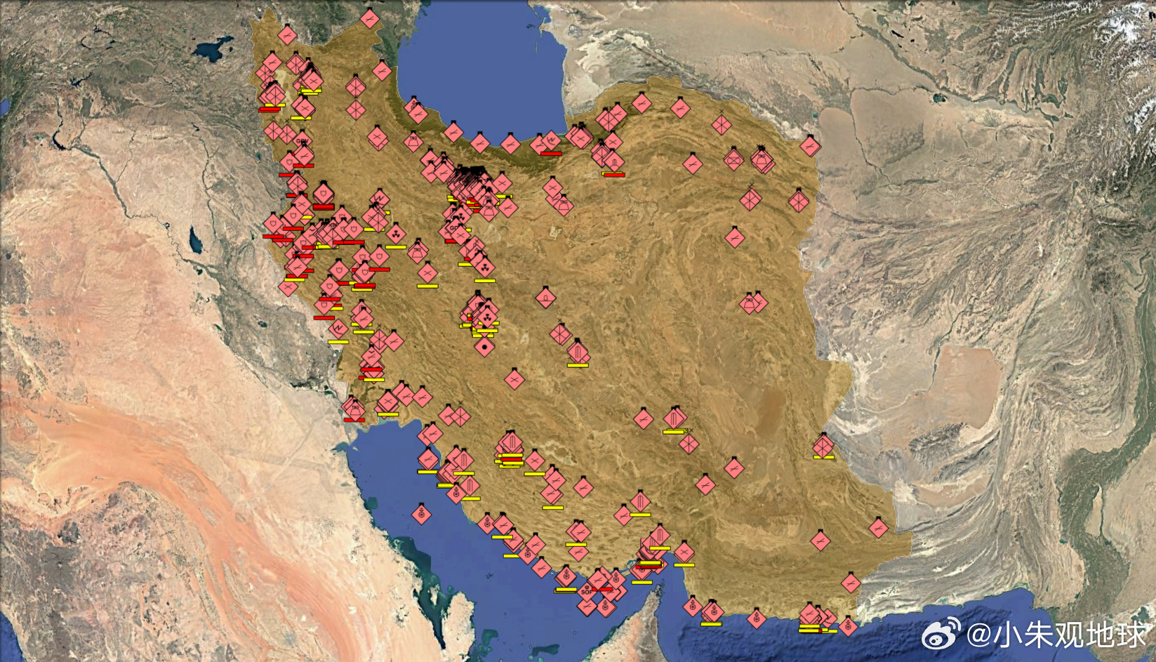 图中所示为伊朗军事基地的受损评估，下黄线为受损设施，下红线的设施已完全损毁 美伊