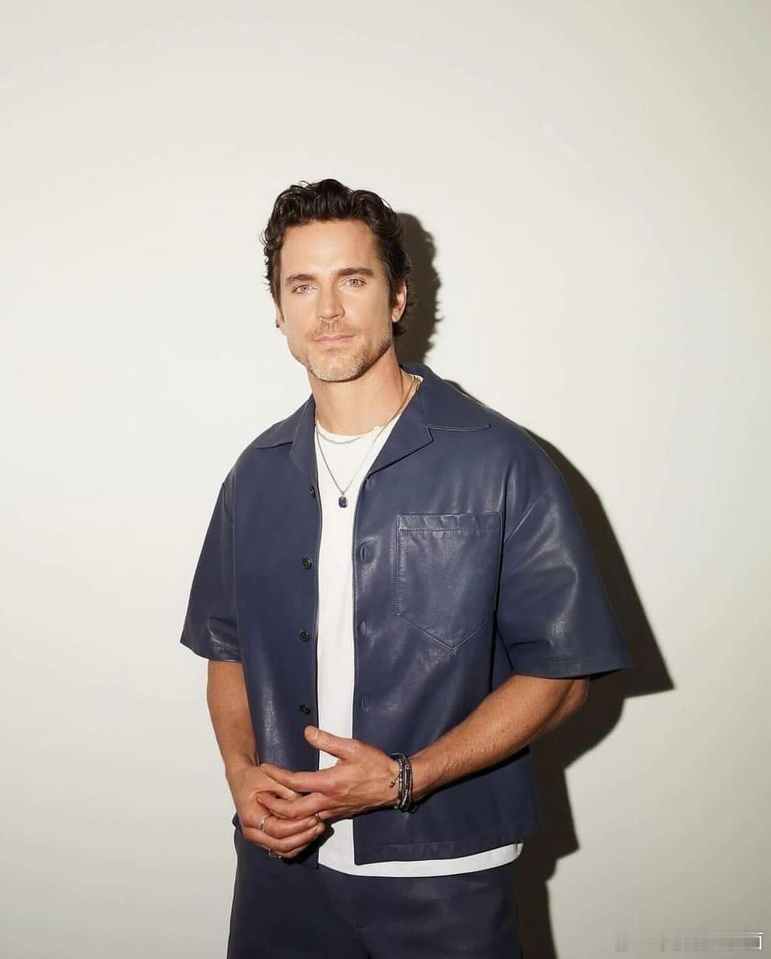 “孔雀”Matt Bomer参加Prada米兰活动晒照，还和小天使Evan Pe