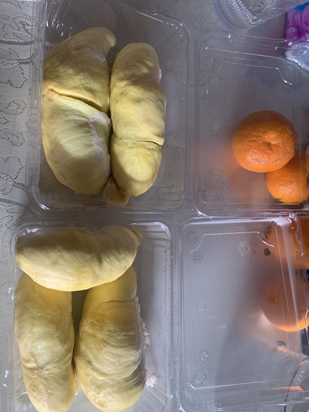 如今进口榴莲的价格可真是亲民！
今天上午去超市，发现泰国金枕A级榴莲只需19.9