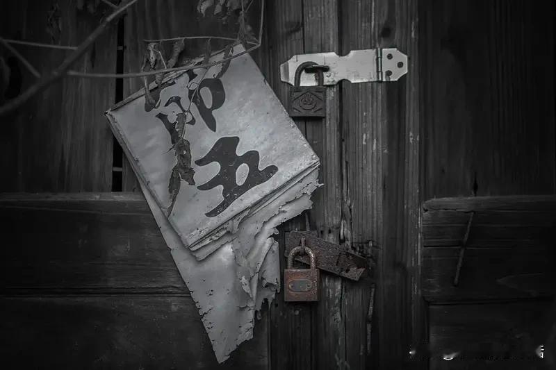 太扎心！被故意冷落，心仿佛都碎成渣了。

谁没等消息等到心凉过？他故意不联系，你