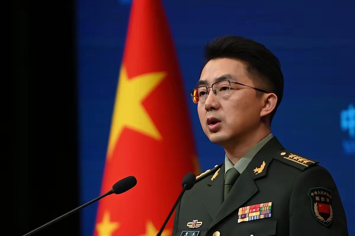 央视军事频道最近反复在提醒。国防部新闻发言人也在多个场合把话挑明了——一个正在加