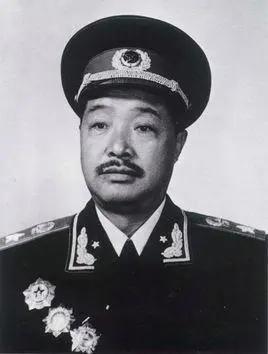 [微风]1956年3月，贺龙作为中国特使访问巴基斯坦，总统米尔扎请他去打猎。总统