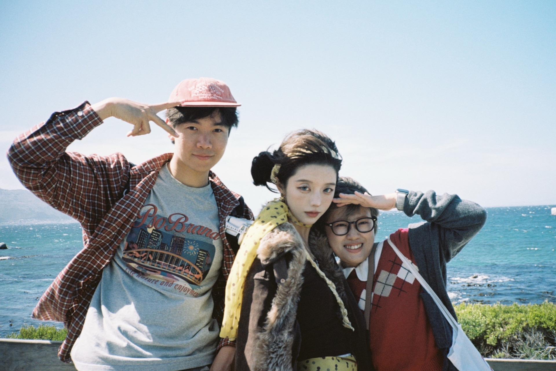 一群人的故事比一个人的故事更有魅力。