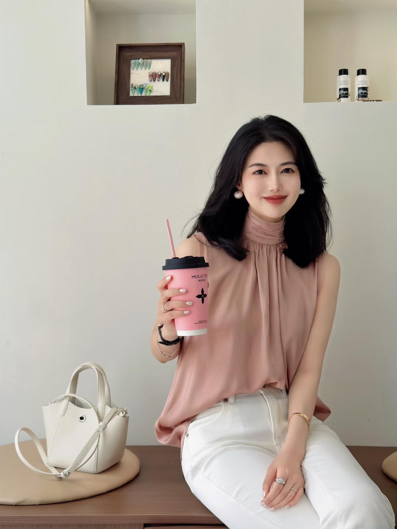 怎样穿搭能显示出温柔的女生气质?