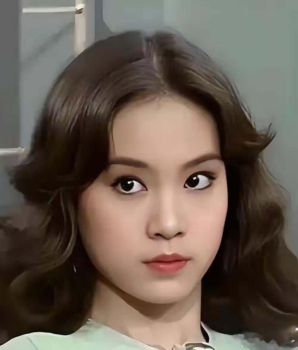 66岁演员刘雪华：感谢继子继女，圆了我被刘德凯毁掉的“母亲梦” 