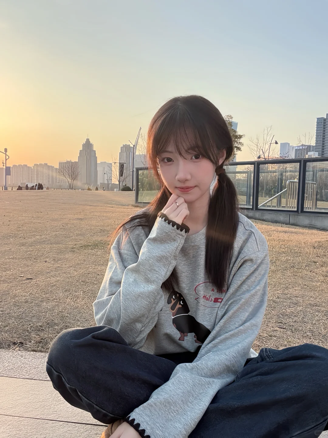 于是我妥协了 不再幻想着你我的以后