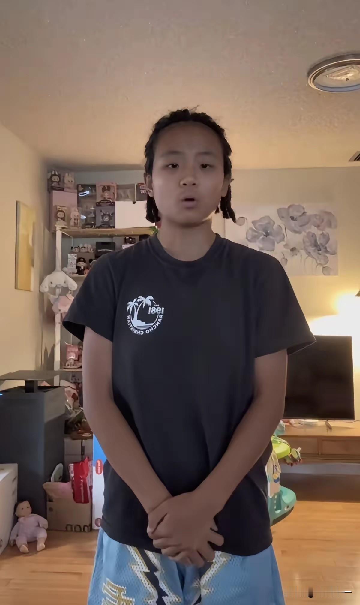 又一个印证美国斩杀线的事件，那个被誉为篮球“未来之妞”的张家裔赴美之后的巨大变化