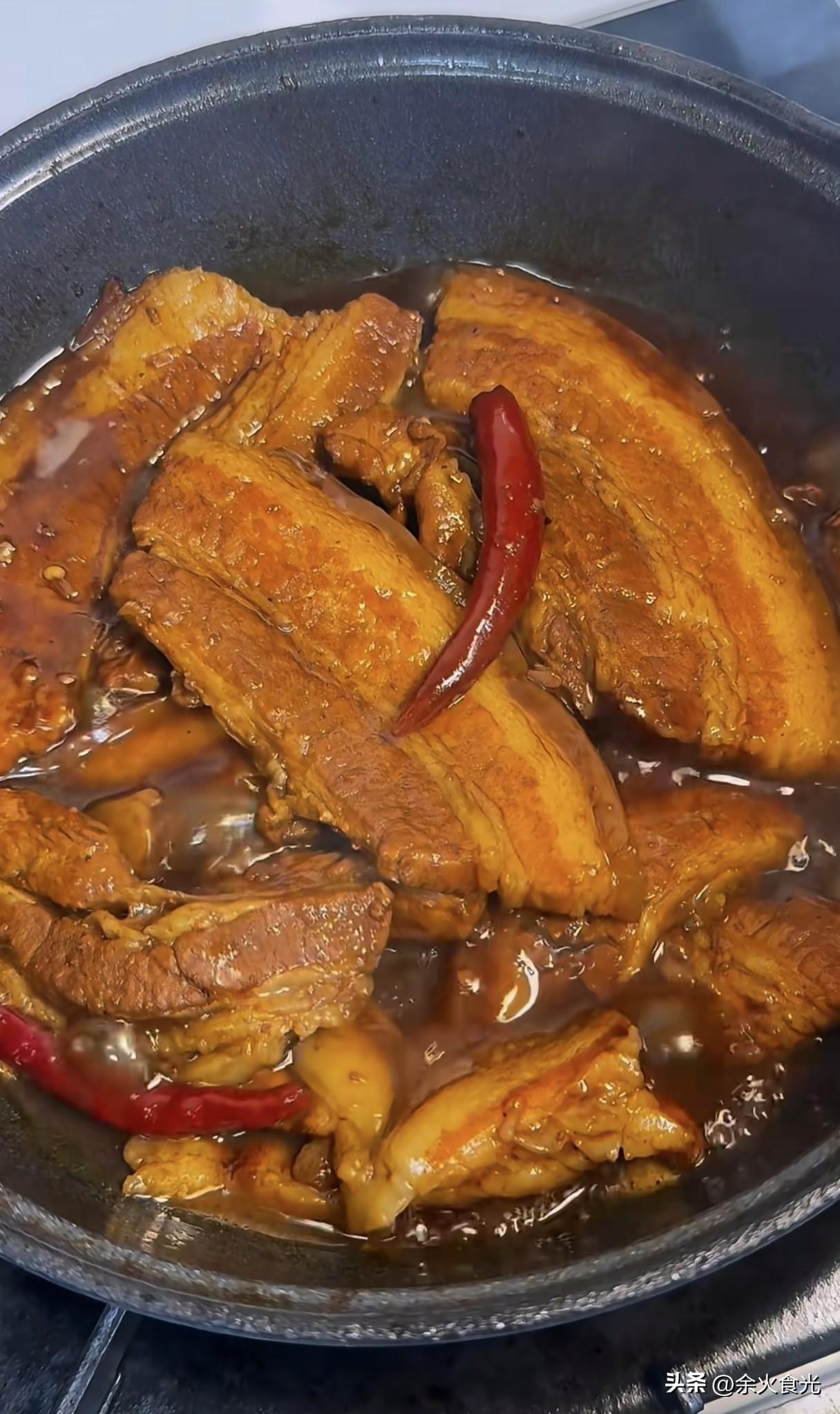 大厨藏着掖着的调味逻辑！盐、糖、蒜、炖肉时机用对，家常菜瞬间提档次
 
很多人做