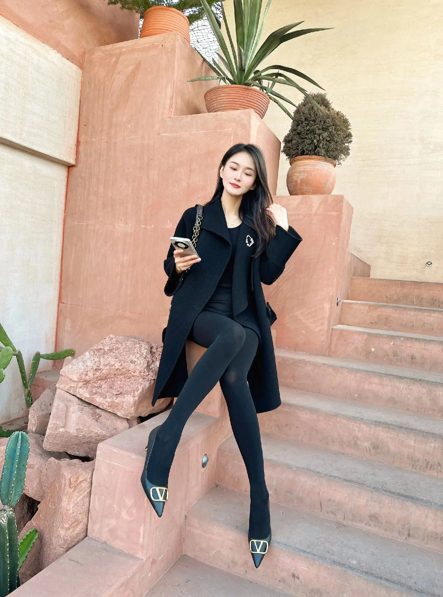 二十岁偷过的懒，都会变成三十岁困住你的墙，而四十岁往后的人生，都藏在三十岁的努力里，拼不拼，看自己！