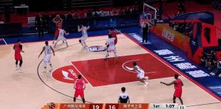 郭艾伦复出手感差，徐昕内线高度突出，同曦打球人少很吃力


今天的比赛实力差距都