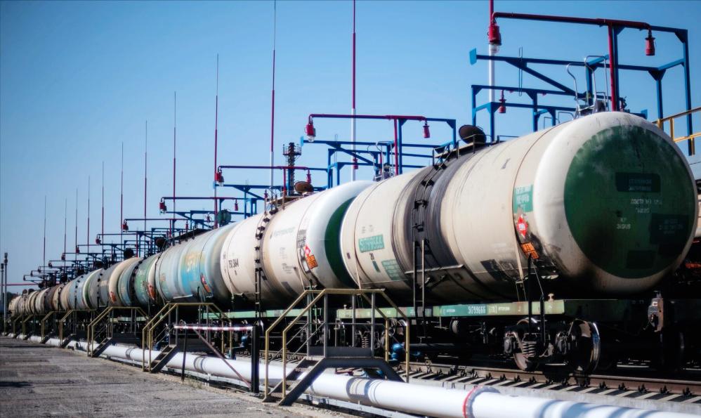 欧盟还能挺多久，这边能源价格飙涨，老百姓叫苦连天，那边内部有人喊着要低头买低价能