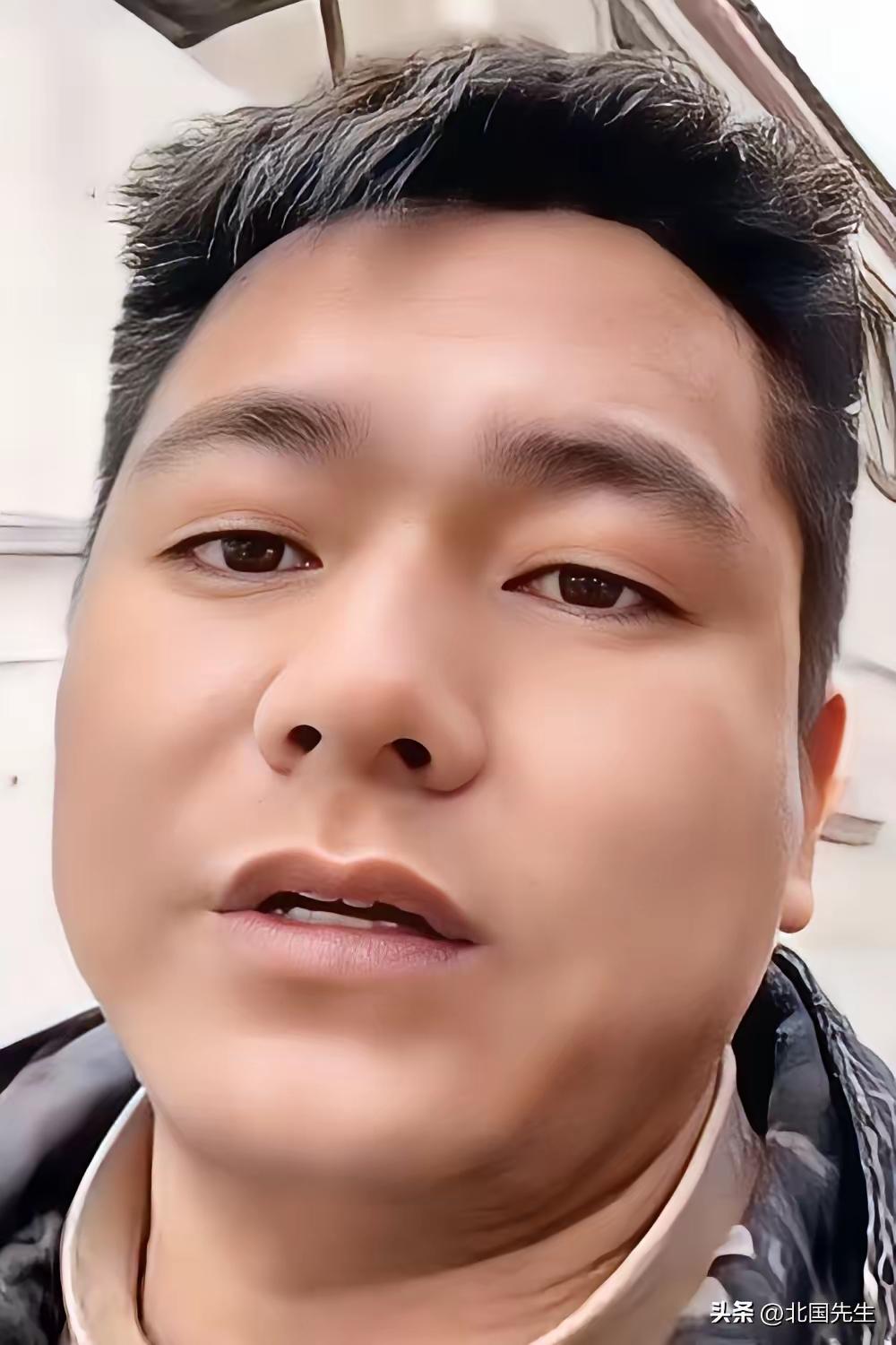 孩子：坚强点吧！
奶奶熬走了儿子，孙子无奈把障能的奶奶送到了养老院，结果奶奶到了