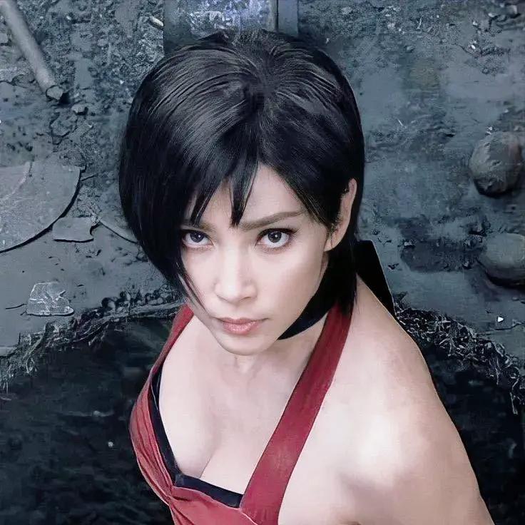 “好莱坞化妆师给不了我想要的中国人的美和精神，我干脆自己动手化妆”
参演生化危机