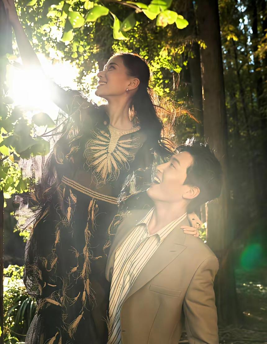 窦骁真聪明！只要不下牌桌，一切都有可能。向太蛐蛐了三四天之后，他才发声说跟何超莲