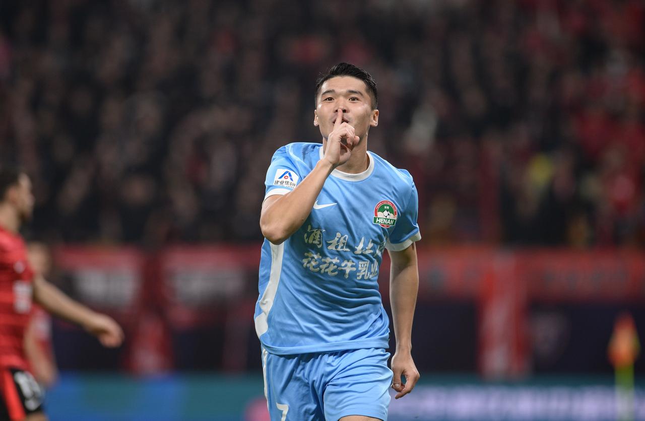 现在国家队选人还是以技术为唯一标准，觉得同位置技术好就优先。说实话中国队这水平，