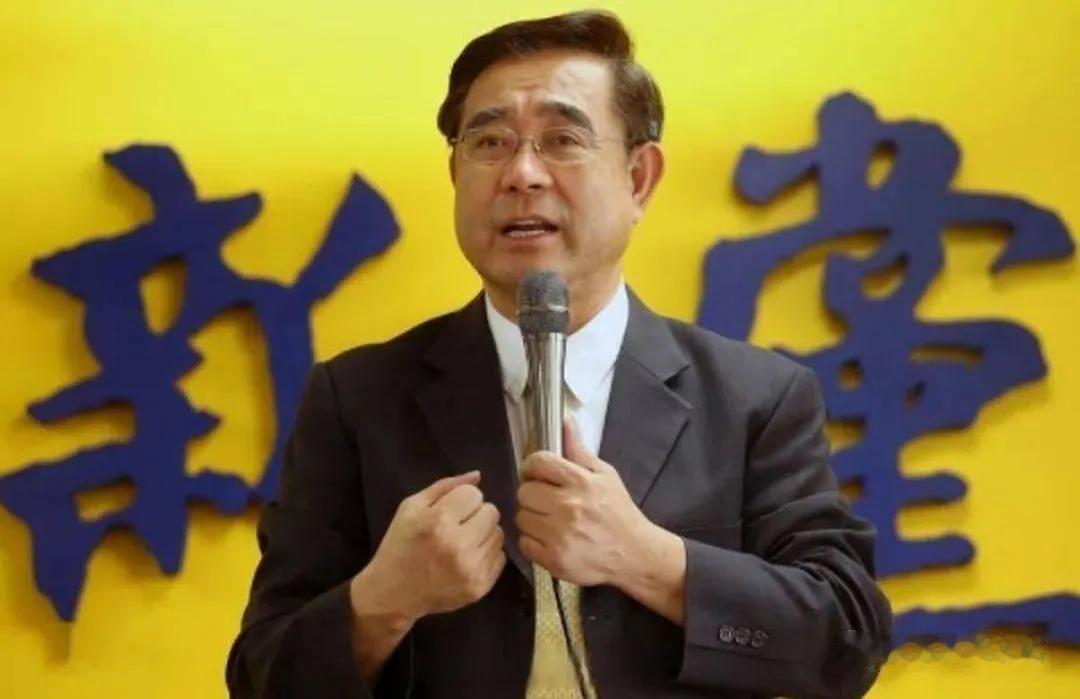 台湾终于有人敢说统一了。新党在 33 周年党庆上直接甩出四条主张，防务交解放军，