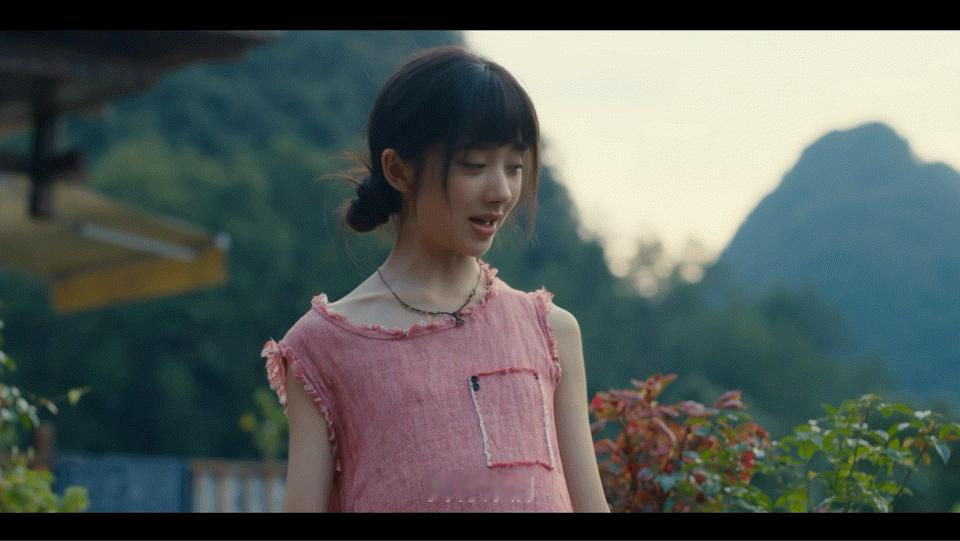 中国妇女杂志评小芳小芳的题材都非常的棒，而且也是聚焦女性的成长，对于女性自身的一