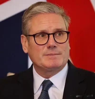 来了，这一次真的来了，时隔八年之久英国首相开启了访华之旅！

他这一次的访华旅程