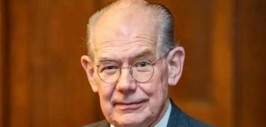 美国堂堂世界老大，为啥死乞白赖地跟中国过不去？说白了就一条——中国不跪了，美国不