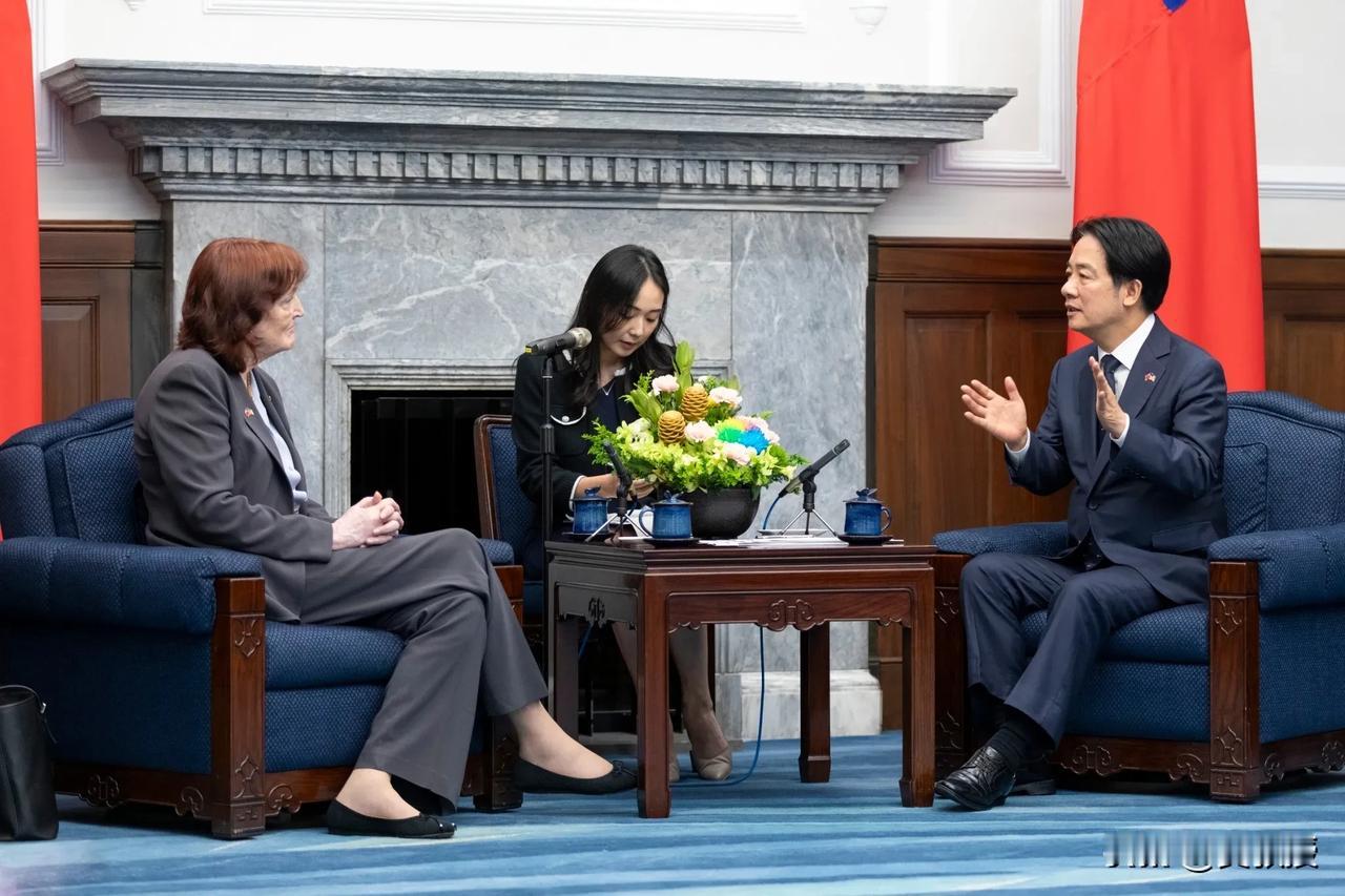 台独分子赖清德又开始得瑟
台独分子赖清德会见窜访的美国🇺🇸代表团
赖清德说：