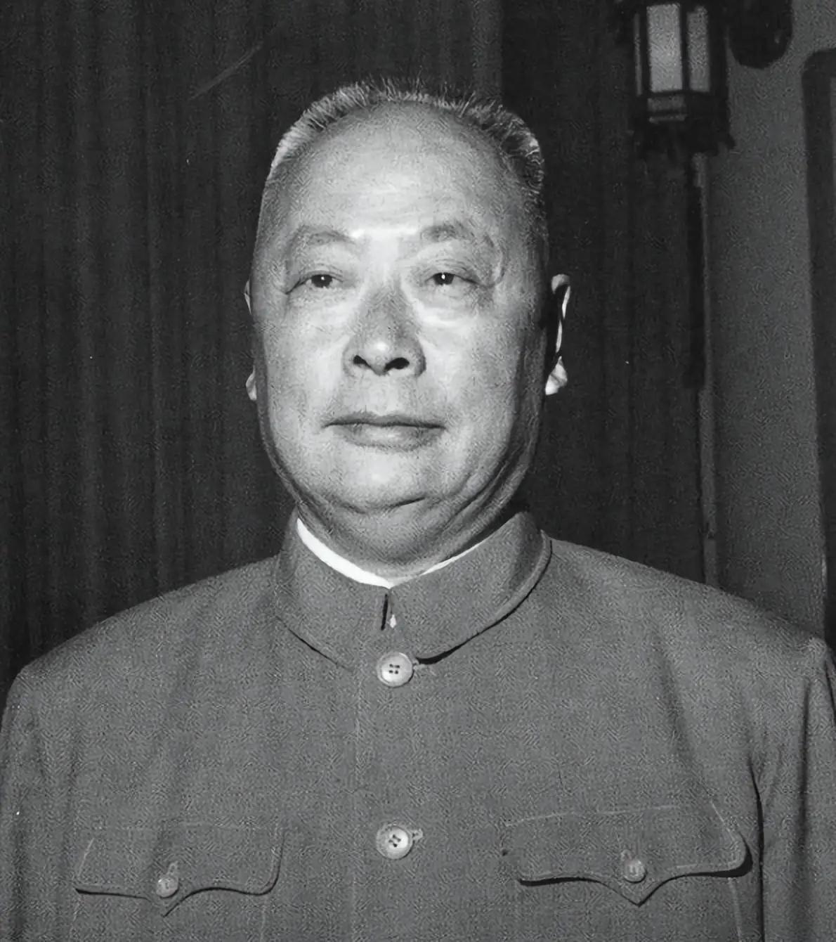 1958年春，刚刚担任外交部长的陈毅路过南昌，短暂停留，得知贺子珍在这里，便打算