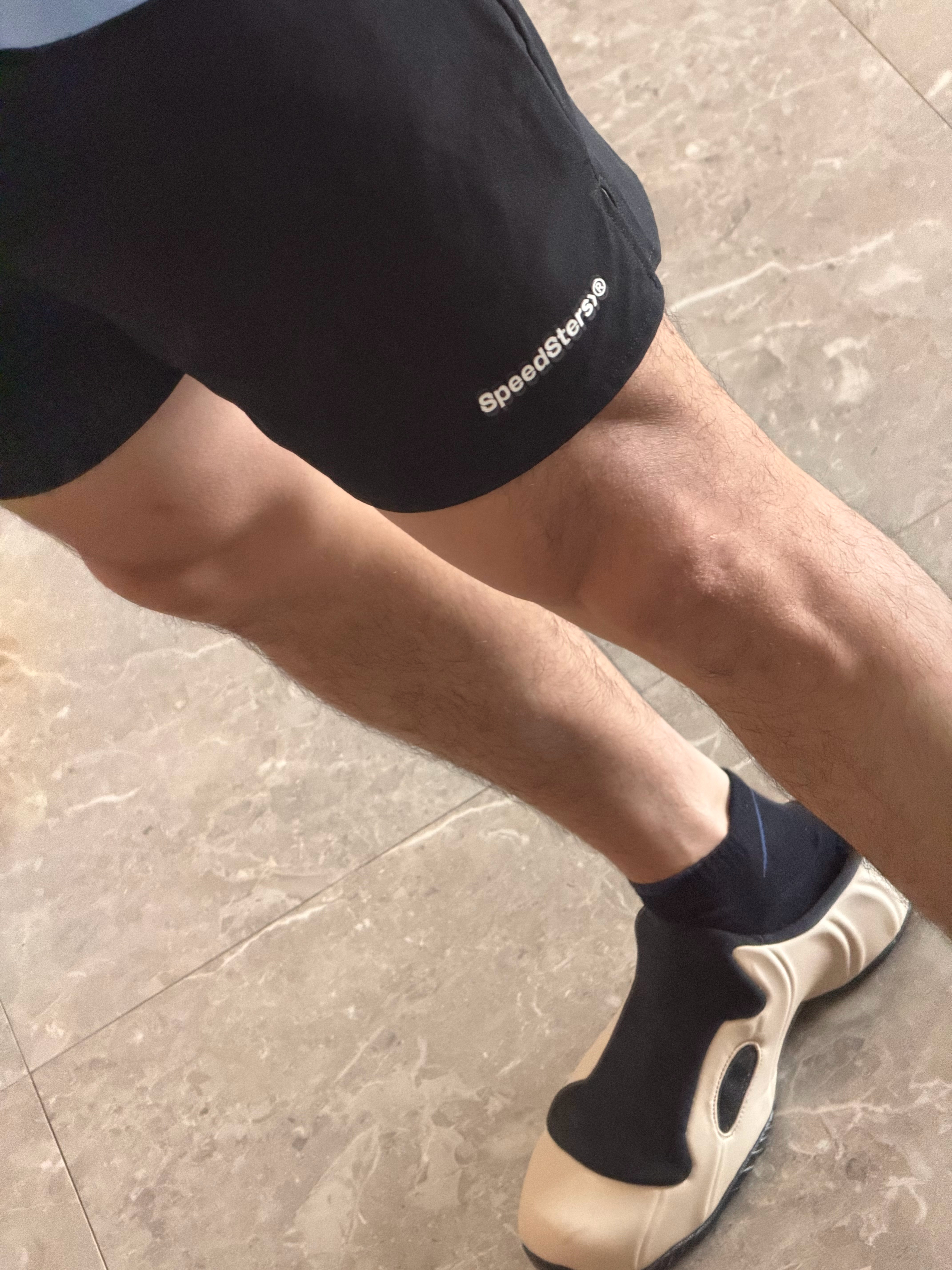 离谱 广州可以穿无袖了极速运动短裤要马上上新才行 