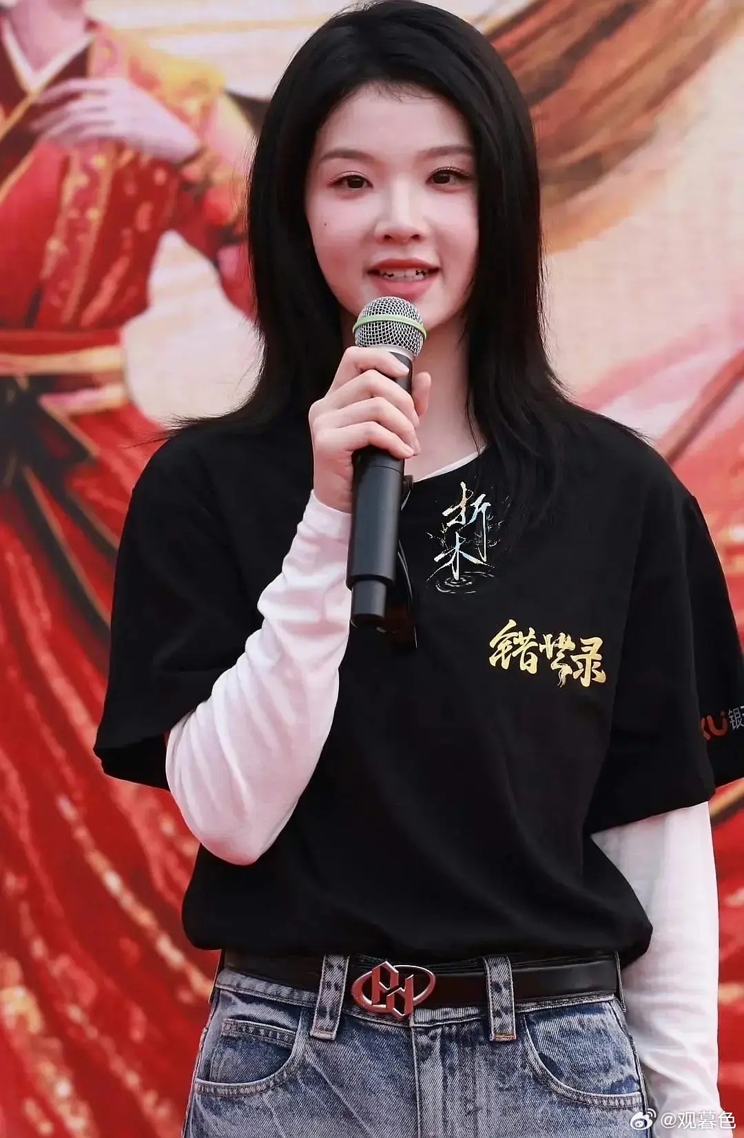张淼怡错世录生图反差过大，难怪网友调侃剧组旁开医美稳赚 