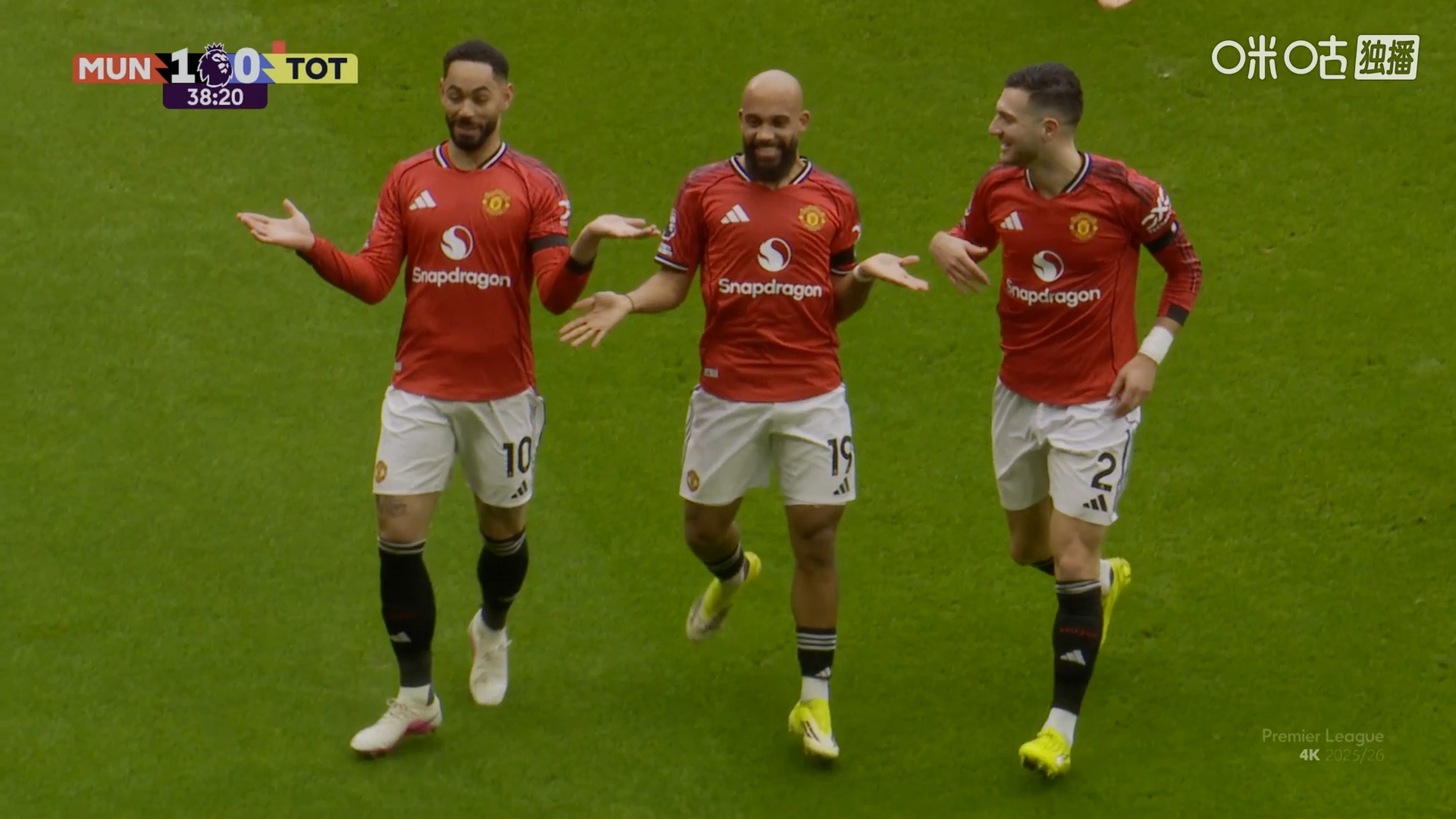 #姆伯莫破门# 曼联取得领先！曼联角球配合梅努助攻姆伯莫破门！#曼联vs热刺#