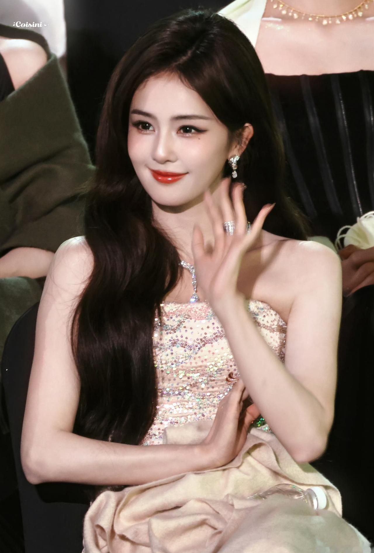 白鹿超话 🍍白鹿奔跑吧 🍍白鹿冷脸的神 🍍白鹿莫离 

𝐓𝐡𝐞 𝐰