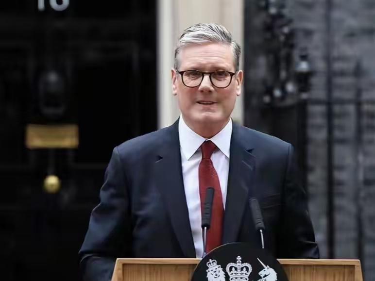 “我们没有参与袭击！”3月2日，英国首相公开承认把军事基地借给美国了，但还要把自