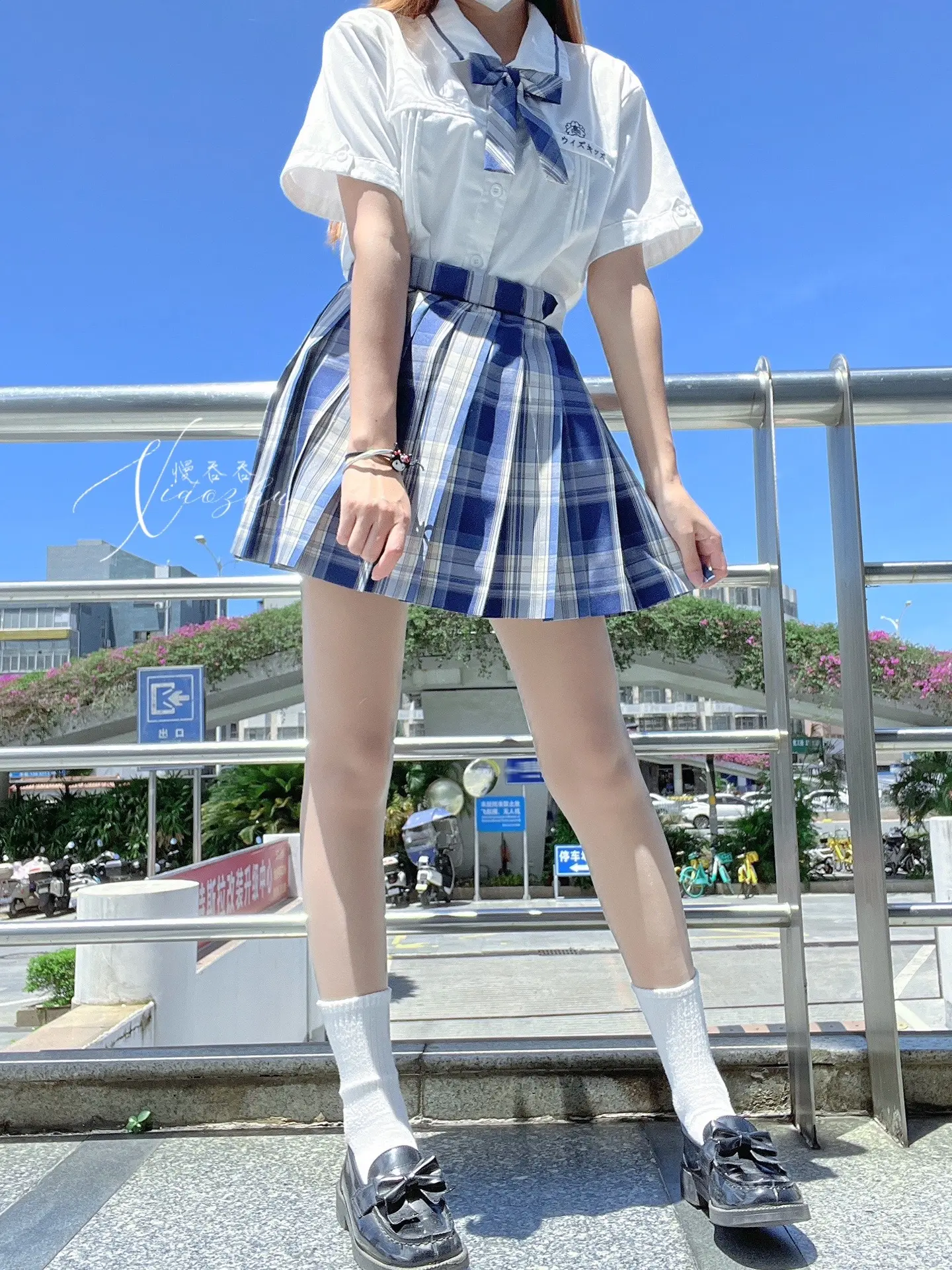 今日文案“把钢琴放在嘴里  从此做个痴情的人”