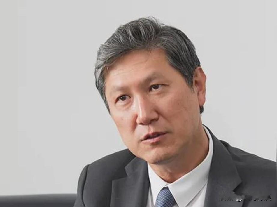 他将出任韩国驻华大使！
他是谁？
他是韩国前总统卢泰愚之子卢载宪！

卢载宪今年