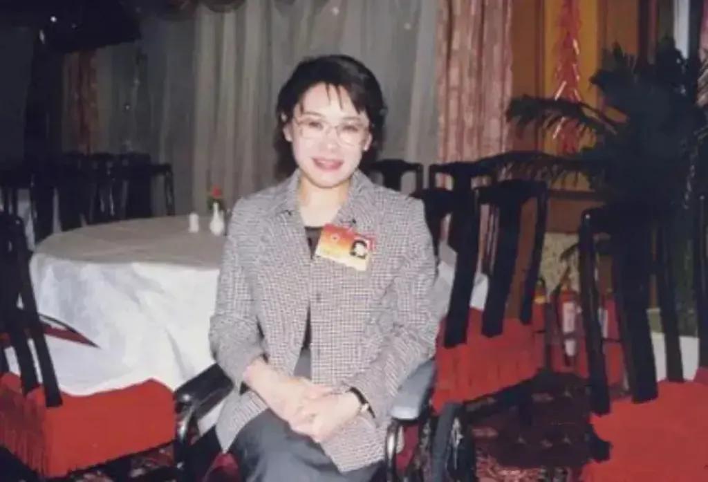 80年代的保尔•柯察金，那个年代的少年学习的榜样，大家还记得她吗？
张海迪5岁时