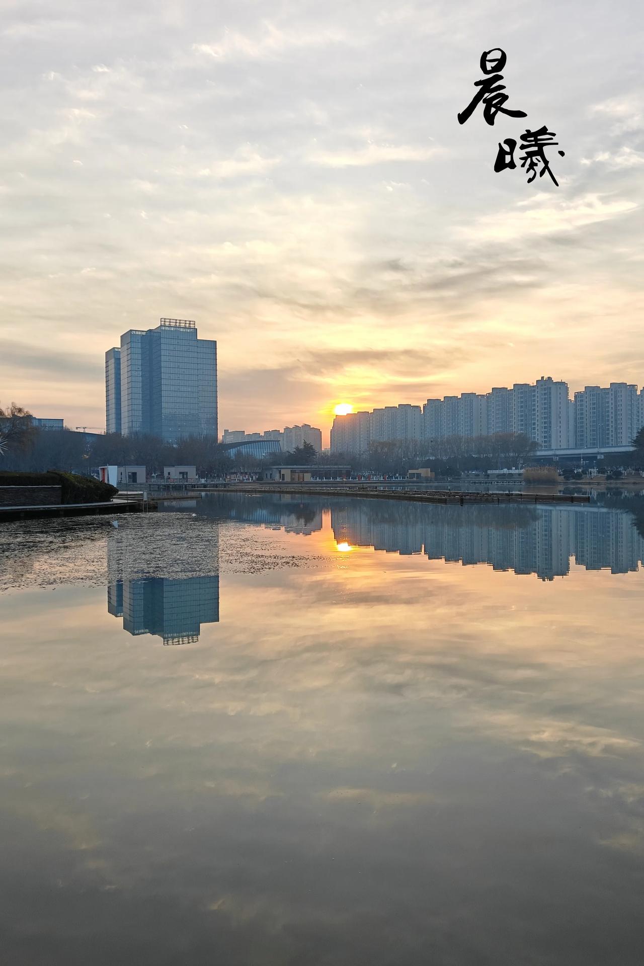 幸福是什么:
有家回，有人念，有饭吃，这就是最朴素的幸福  ˗ˋˏᰔᩚˎˊ˗一觉