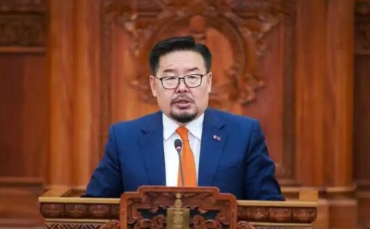 蒙古这回真是变了样！新总理一上台，就当着中国的面，把边境上几十年的老难题一股脑敲