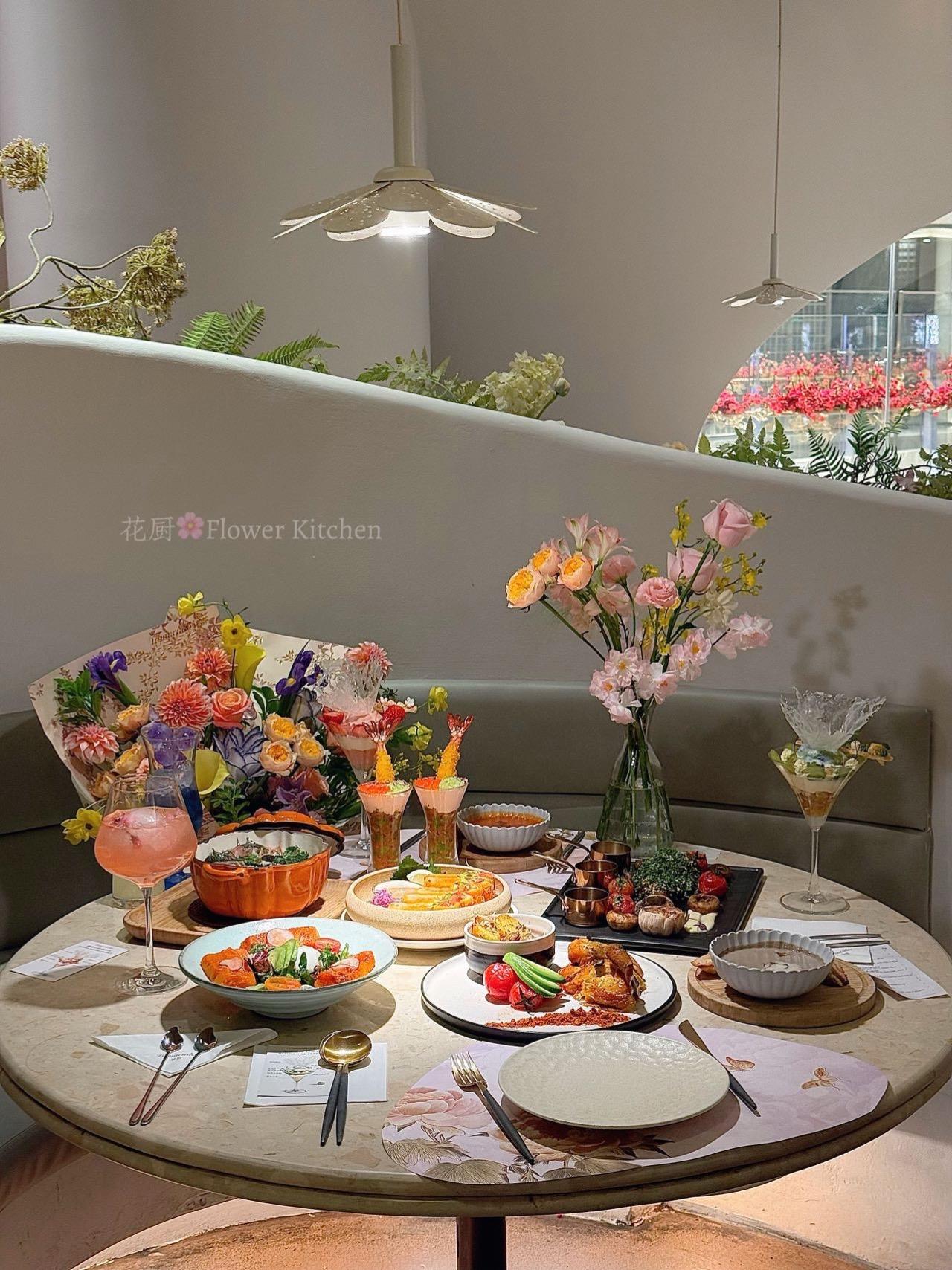 不愧是上海著名的约会餐厅。。。。💐。