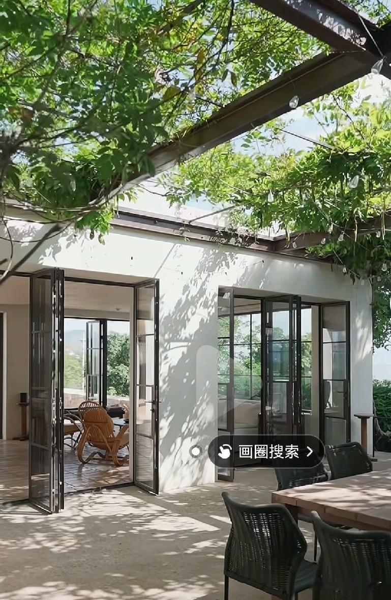 继续唠叨我嫂子的过人之处。

嫂子除了看人准、不计较小钱、能屈能伸，还有一个99